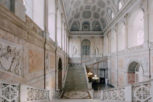 Palazzo-Reale-Naples-Italy-6